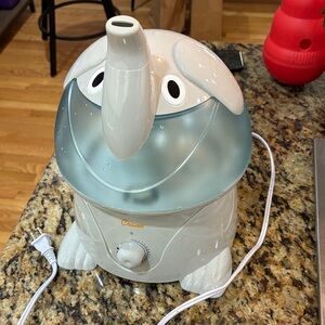 Crane Elephant Cool Mist Humidifier - White and Gray